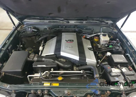 2001 Toyota Land Cruiser z USA, uszkodzony, nr VIN JTEHT05J612016717